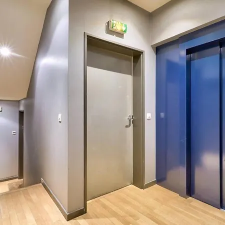 Superb 2 Bed In The Center 11th District *