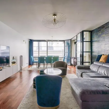 Superb 2 Bed In The Center 11th District Appartement Parijs